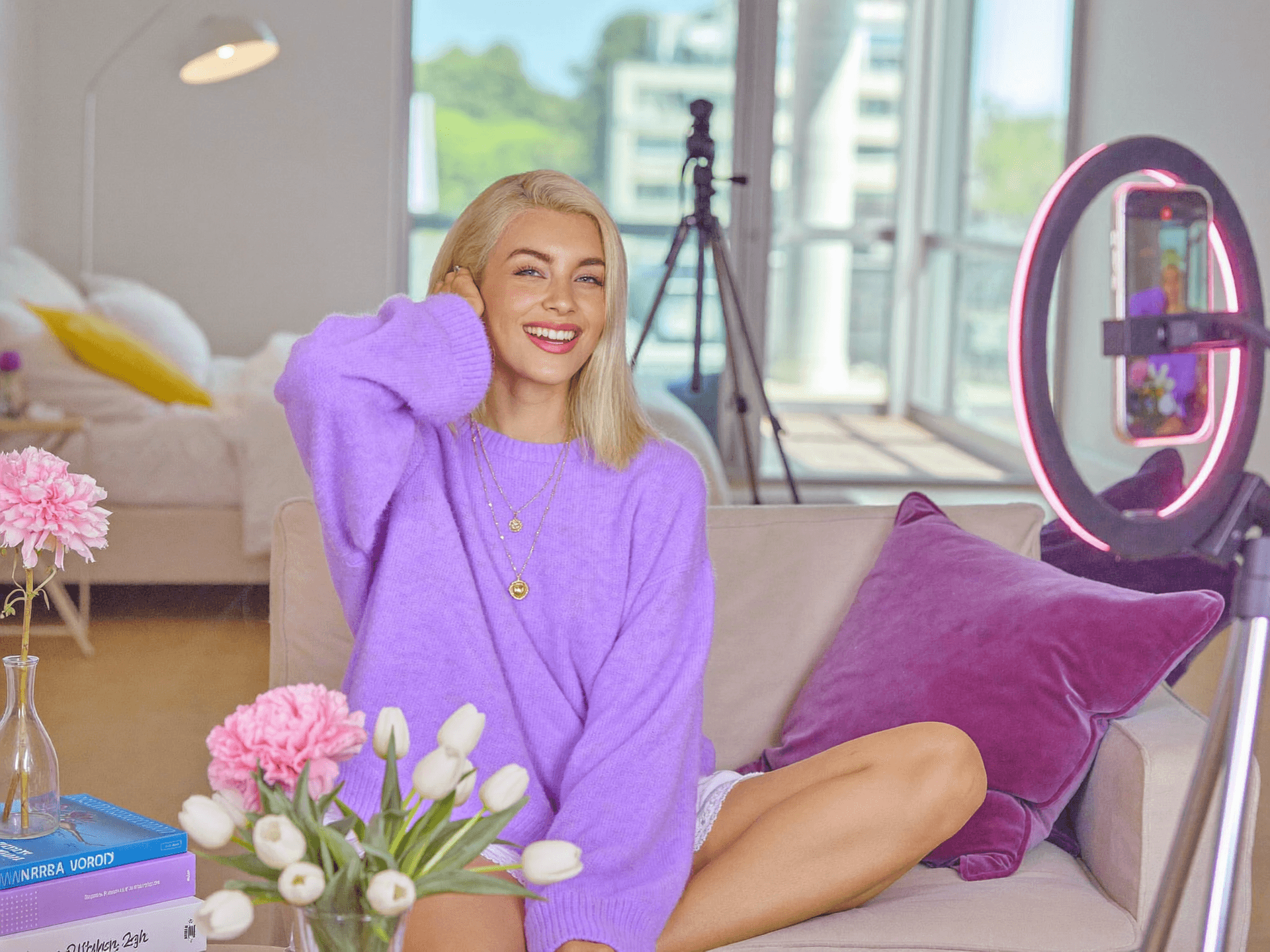 Influencers & Personal Brands — Build your brand with a premium page. Fan subscriptions, exclusive content and analytics to track your growth.